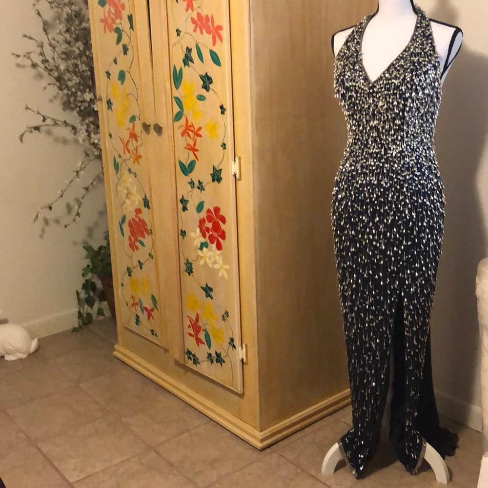 ❤️ Absolutely stunning silk gown!❤️